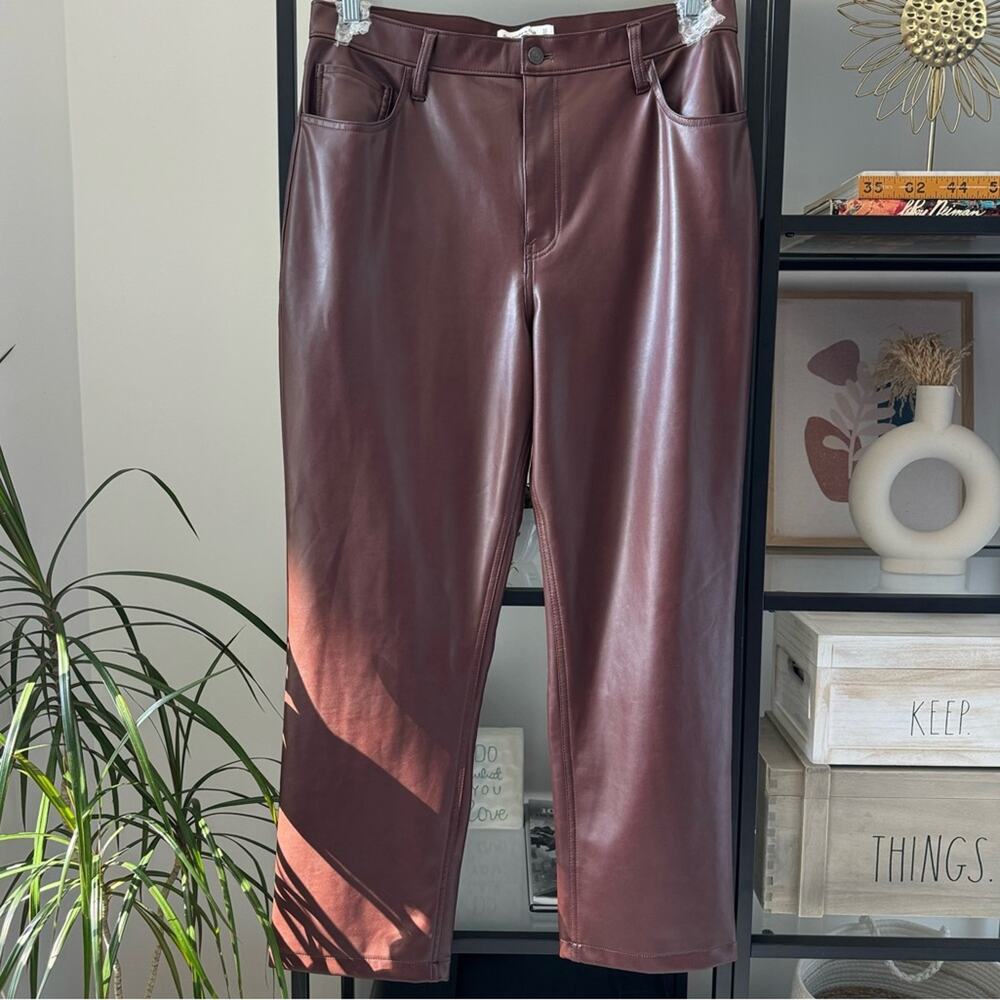 Abercrombie & Fitch The 90’s Straight Ultra High Rise Brown Faux Leather Pant 33 - Picture 2 of 10